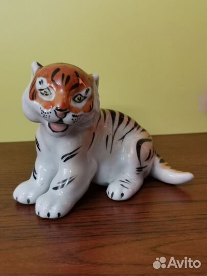 Статуэтка фарфор Тигренок Вербилки