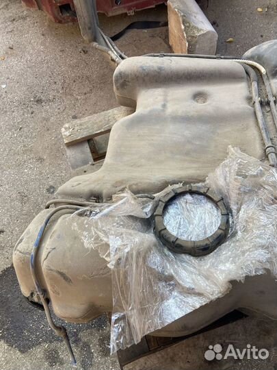 Топливный бак (бензобак) Skoda Octavia (A4)