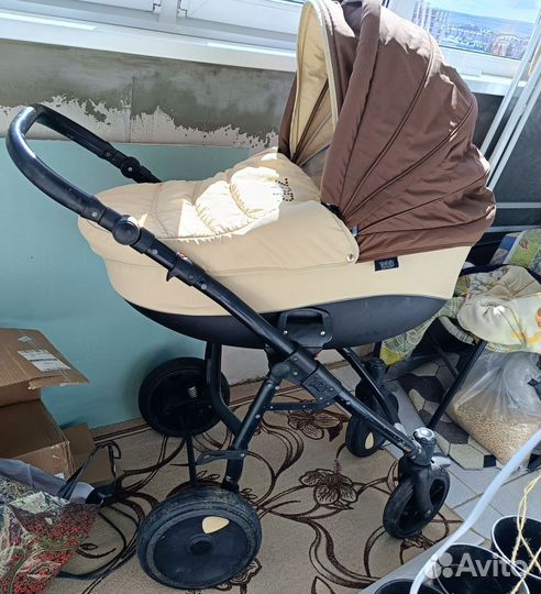 Коляска 3 в 1 с автолюлькой