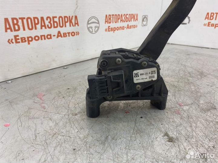 Педаль газа Opel Astra H купе 1.6 Л 2007