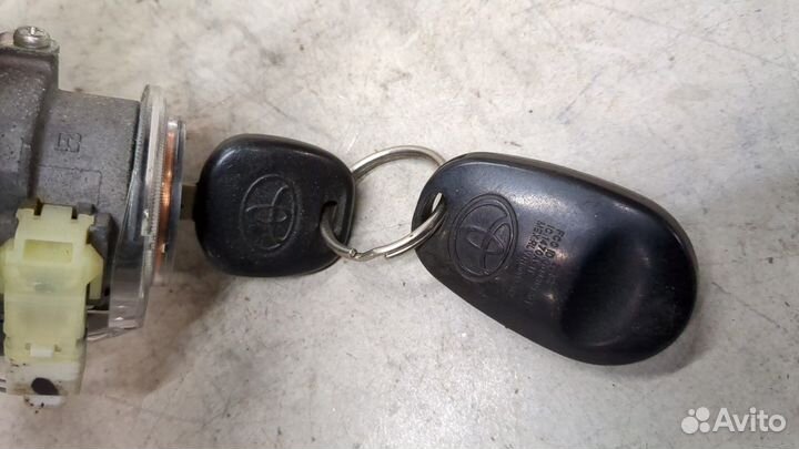 Замок зажигания Toyota Sequoia 2008, 2008