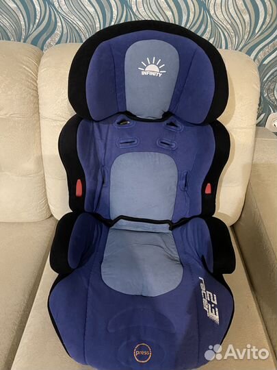 Автомобильное кресло