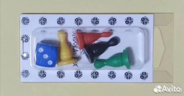 Набор 8 фишек 2.5х1.5х1.5 см, 2 кубика 1.5х1.5 см