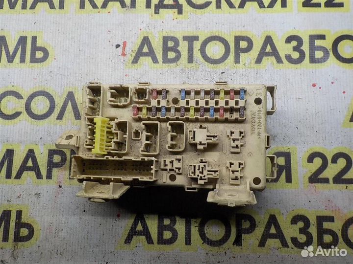 Блок предохранителей Toyota Avensis II (T250) 200