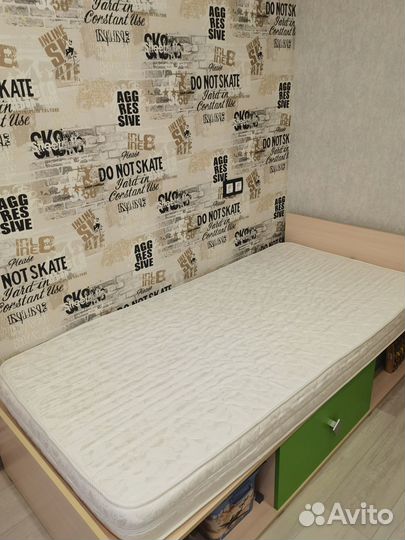 Детская кровать с матрасом