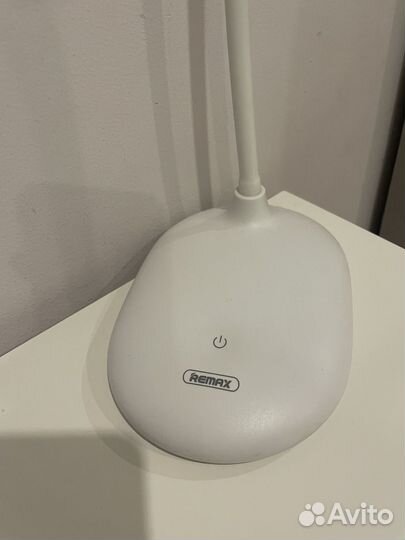 Настольная лампа