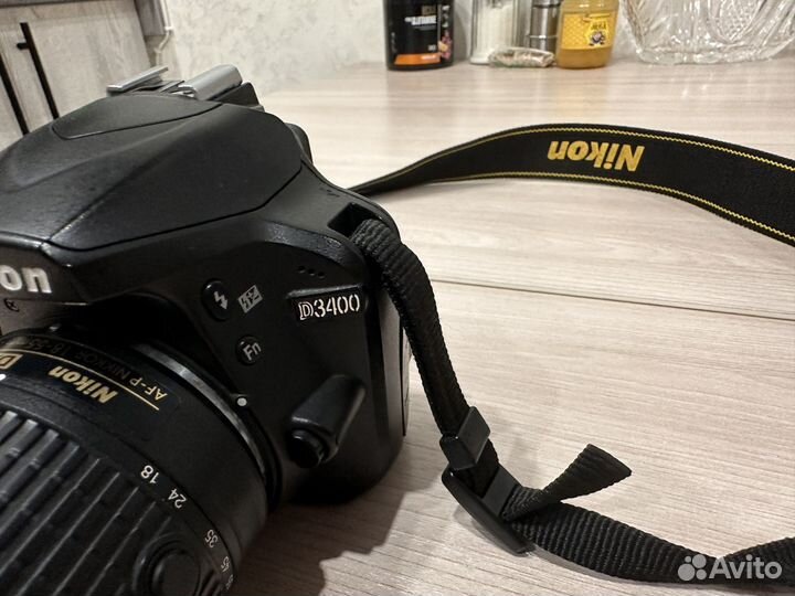 Зеркальный фотоаппарат Nikon D3400