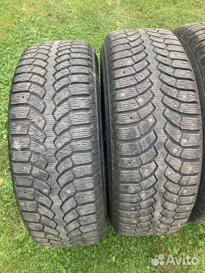 Bridgestone Blizzak Spike-01 245/65 R17 111T