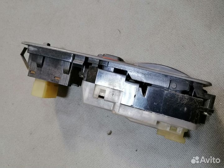 Блок управл.стекл.Toyota Lite Ace 1989 пер.прав