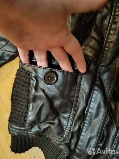 Короткая женская утепленная куртка