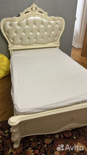 Спальный гарнитур для девочек бу