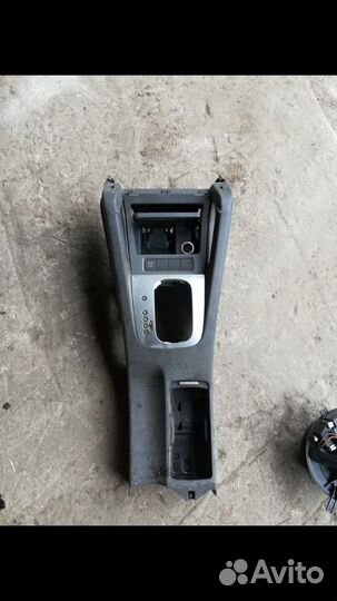 Центральная консоль тоннель Volkswagen Jetta 5