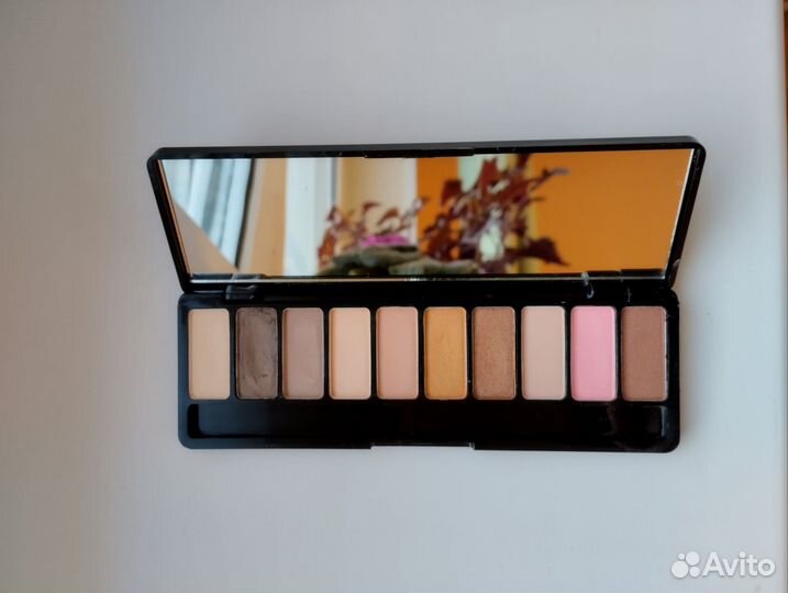 Палитра теней для век Lameila 10 цветов б/у