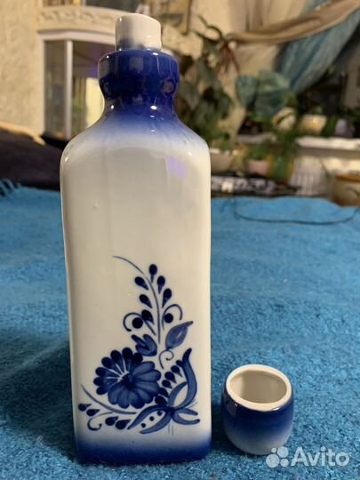 Бутылка гжель