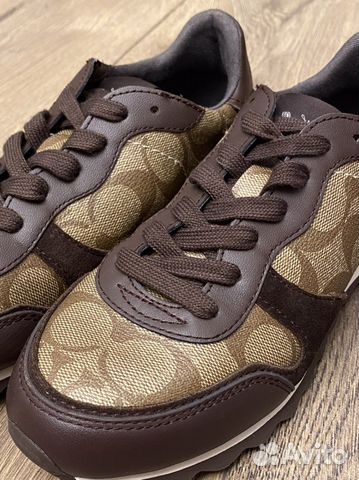 Кроссовки женские