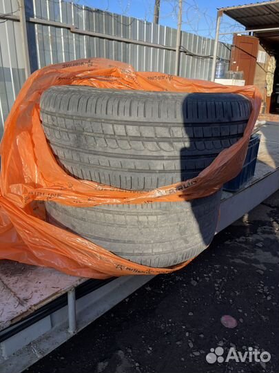 Pirelli P Zero Rosso 275/40 R19