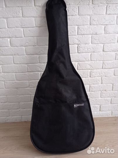 Акустическая гитара