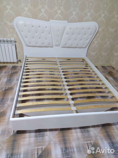 Кровать двухспальная