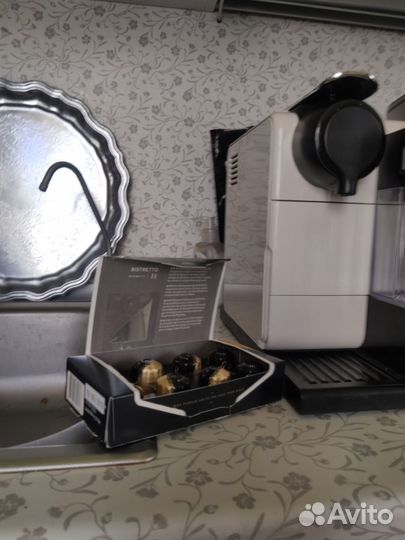 Капсульная кофемашина Delonghi Nespresso EN520