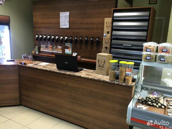 Барные стойки и мебель для пивных заведений