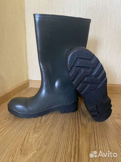 Сапоги резиновые новые