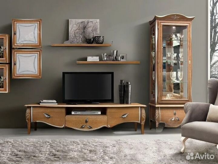 Шкаф с витриной 