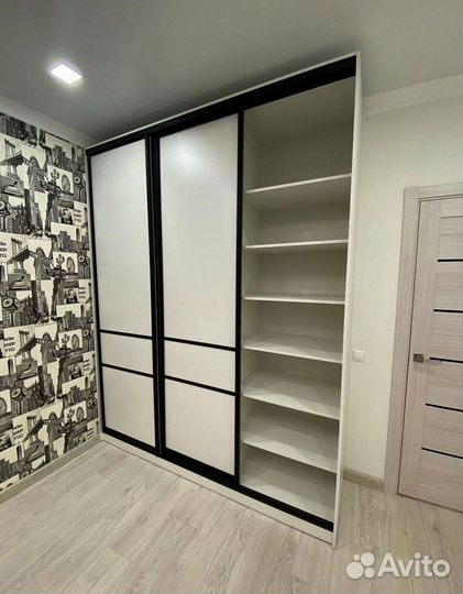 Шкаф купе разных цветов