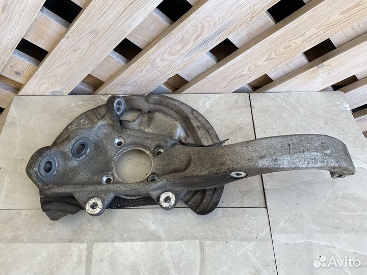 Поворотный кулак передний правый BMW X5 E70