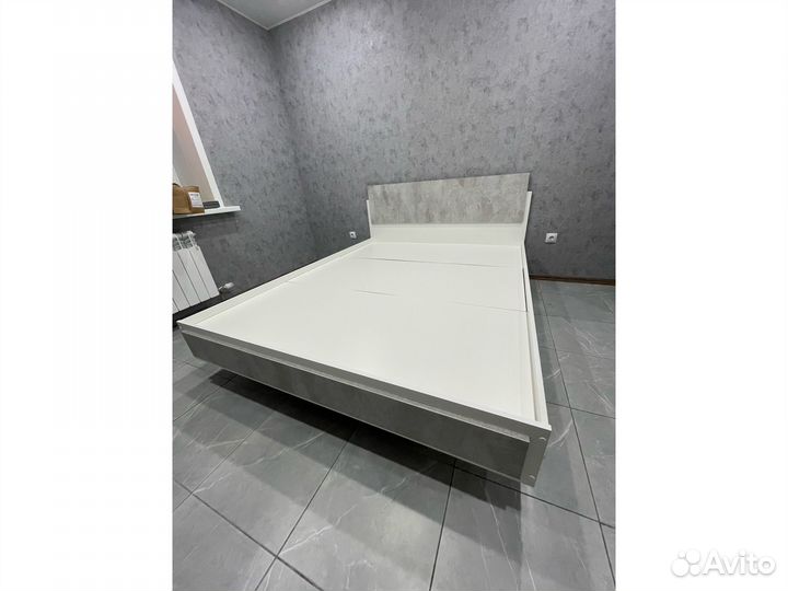 Кровать белый + бетон светлый