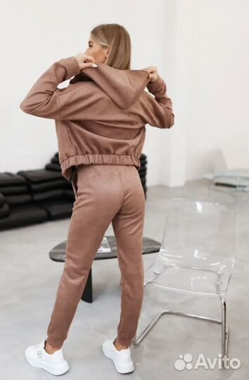 Спортивный костюм женский