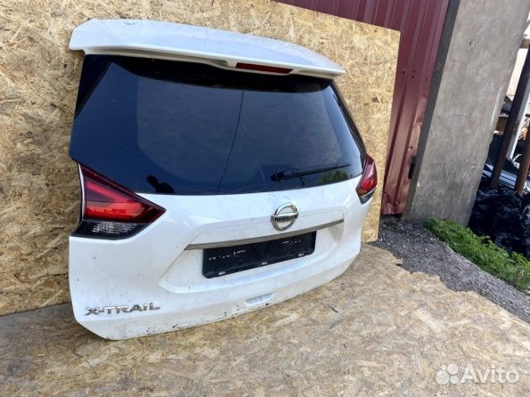 Крышка дверь багажника Nissan X-Trail T32