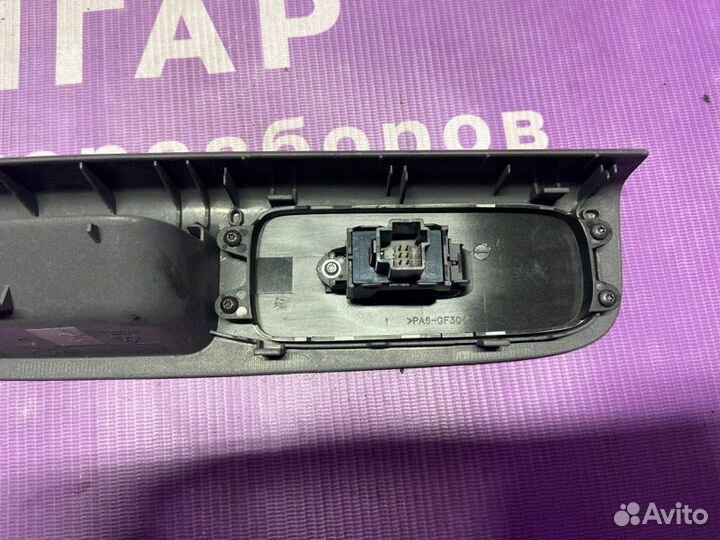 Кнопка стеклоподъемника передняя правая Volvo S40