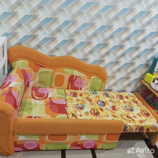 Детская кровать диван с мягкими бортиками