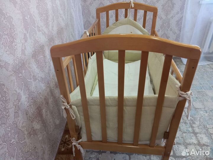 Детская кроватка без маятника