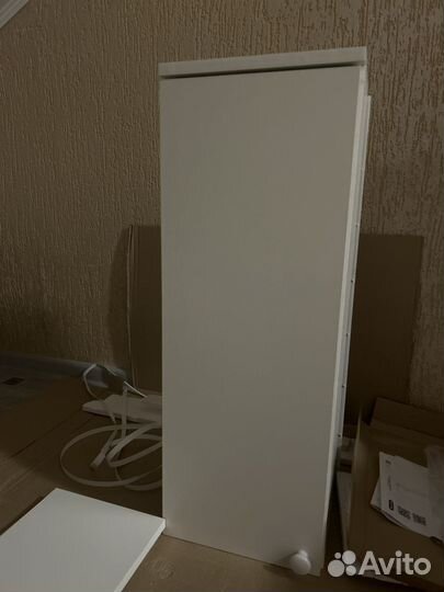 Шкафчик маленький