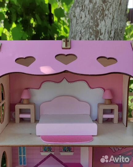 Кукольный домик с мебелью
