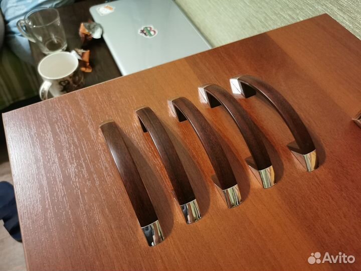 Ручки пластик два набора от комода