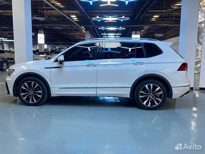 Volkswagen Tiguan 2.0 AMT, 2021, 30 000 км