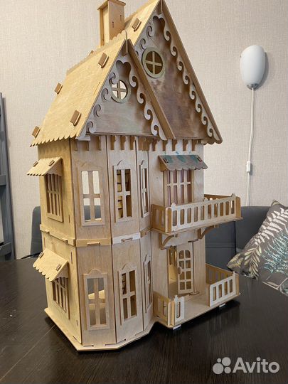 Кукольный домик с мебелью