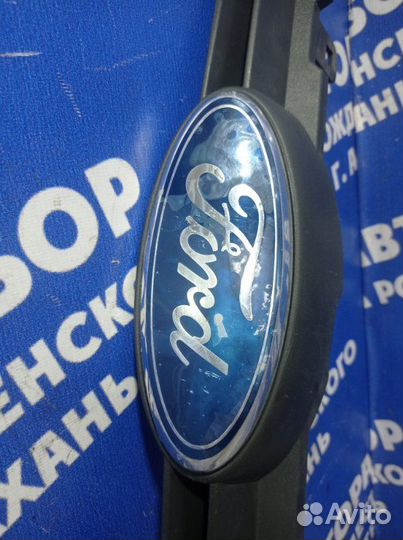 Решетка радиатора Ford Fiesta 6 купе spja 2010