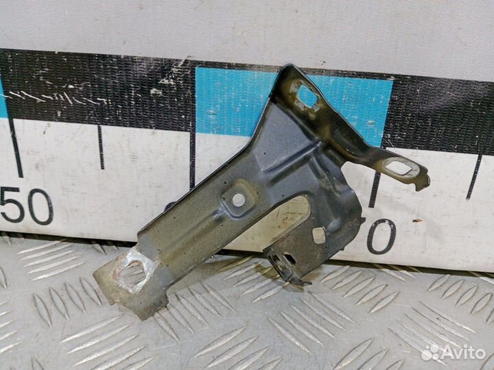 Б/У Кронштейн крыла правого BMW F30#001