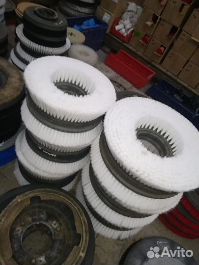 Замена ворса на щетках поломоечных машин