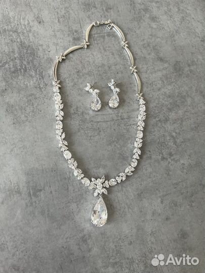 Комплект колье и серьги