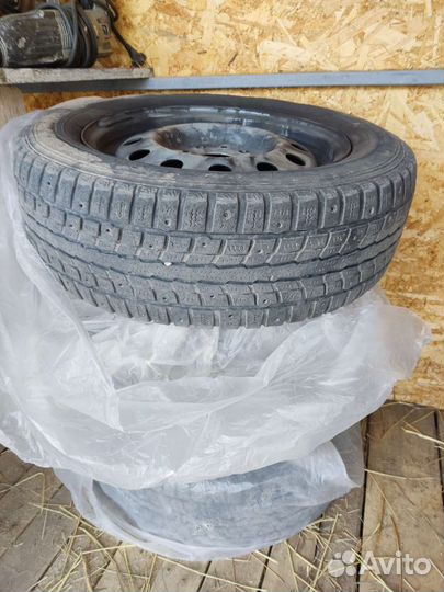 Dunlop SP Winter Ice 02 175/65 R14
