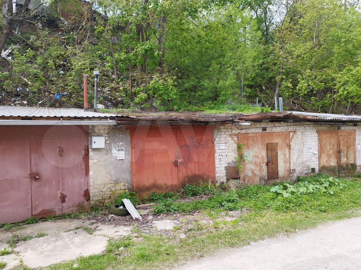 Гараж, > 30 м²