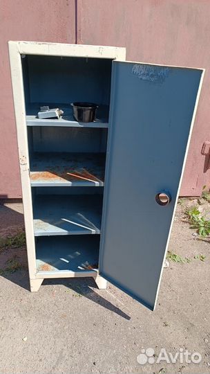 Шкаф металлический сейф оружейный
