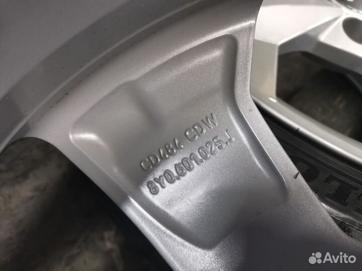 Комплект оригинальных колес Audi A3 8Y R18