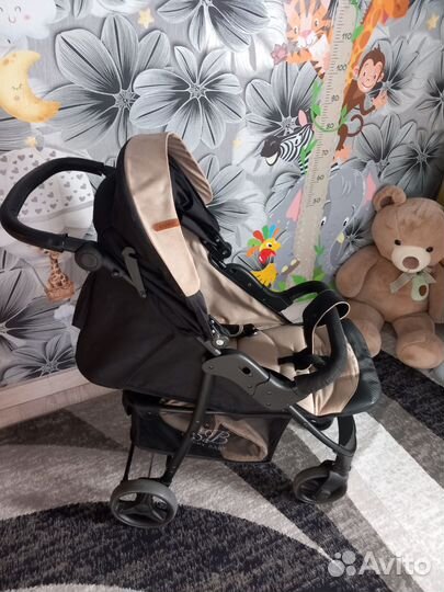 Прогулочная коляска