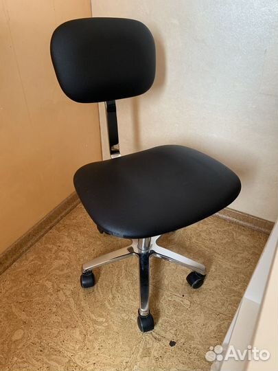 Маникюрный стул