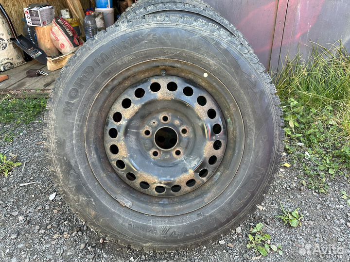 Nokian Tyres Nordman 4 215/65 R16